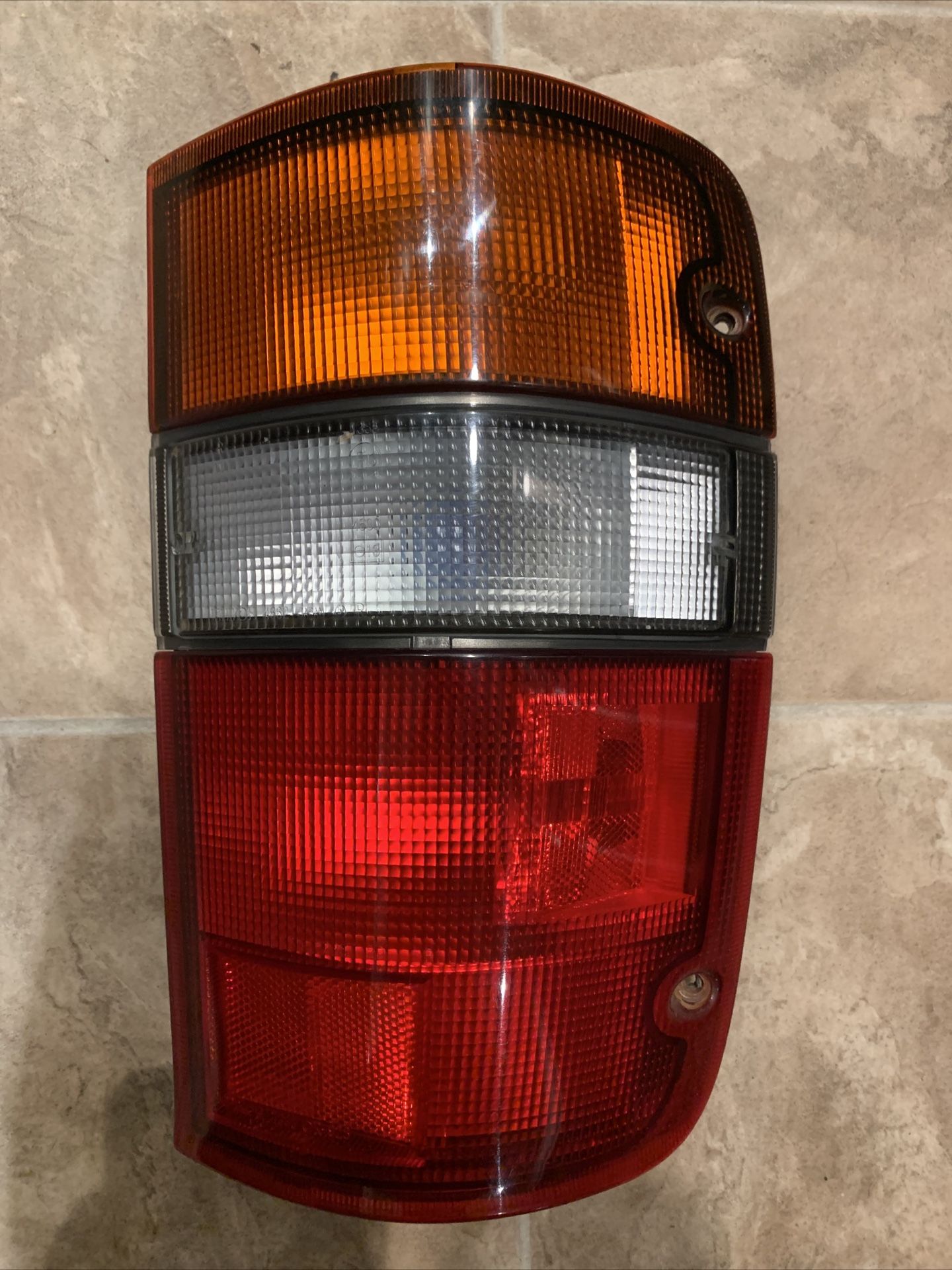 1992-99 Isuzu Trooper Passenger Side Tail Light.