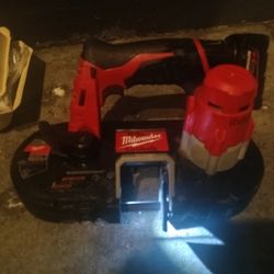 Milwaukee 22 Volt Cordless Bandsaw