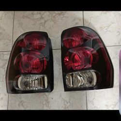 CHEVY TRAILBLAZER TAIL LIGHTS 