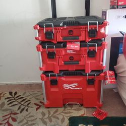 Milwaukee PACKOUT 22 in. Modular Tool Box Storage System for Sale in  Sunnyvale, CA - OfferUp