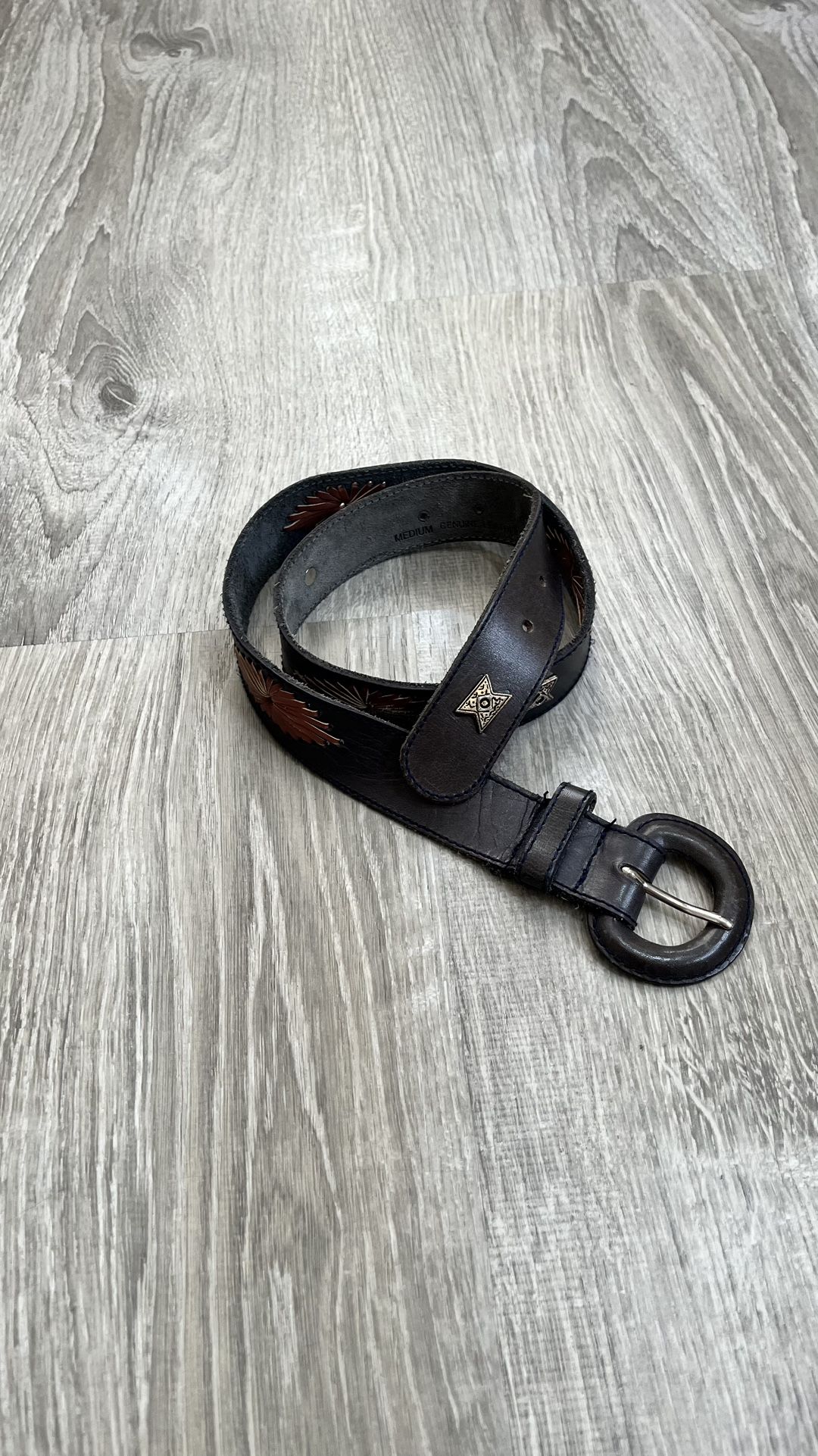 Vintage Y2K Liz Claiborne Women’s Medium 34” Brown Orange Leather Silver Belt