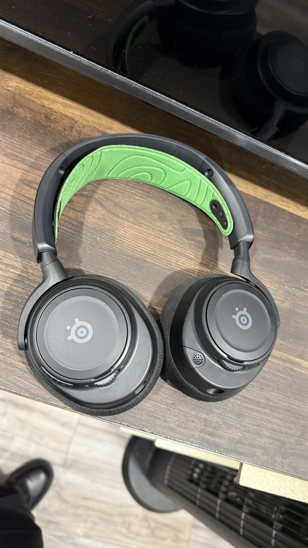 SteelSeries Arctis Nova 7 Wireless Gaming Headset for Xbox Series X And PC