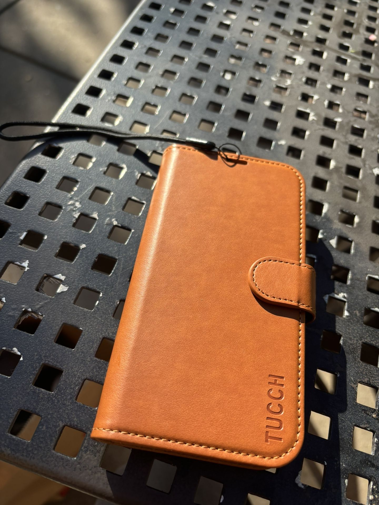 Tucchi Leather-like iPhone 15 Case