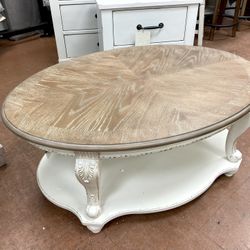 New Oval Coffee Table 🔥🔥 IN STOCK 