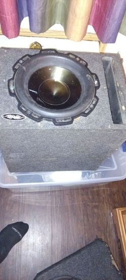 10 inch p3 Rockford fosgate in a portage enclosure
