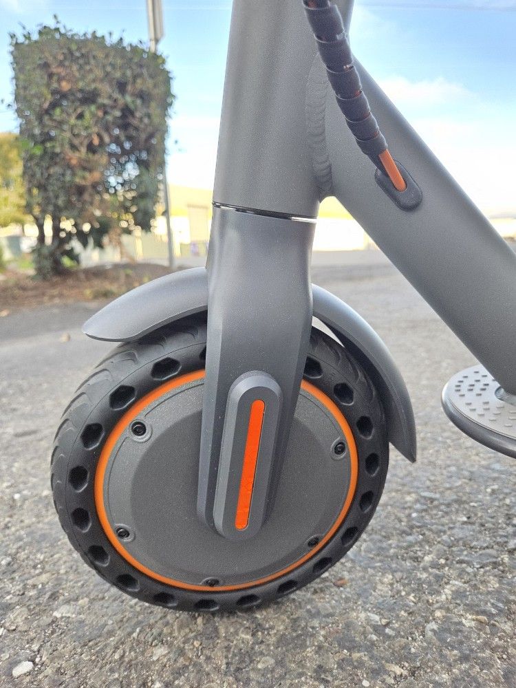 Electric Scooter Like New 20mph 20miles Foldable 