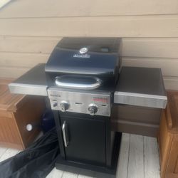 Used a few times, Char-Broil Signature TRU-Infrared Stainless Steel 2-Burner Liquid Propane and Natu
