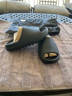 8W Black Jeezy Slides