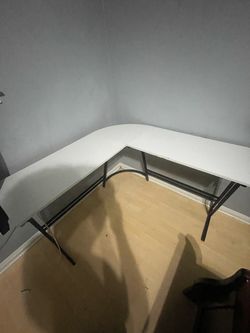L shaped gaming desk