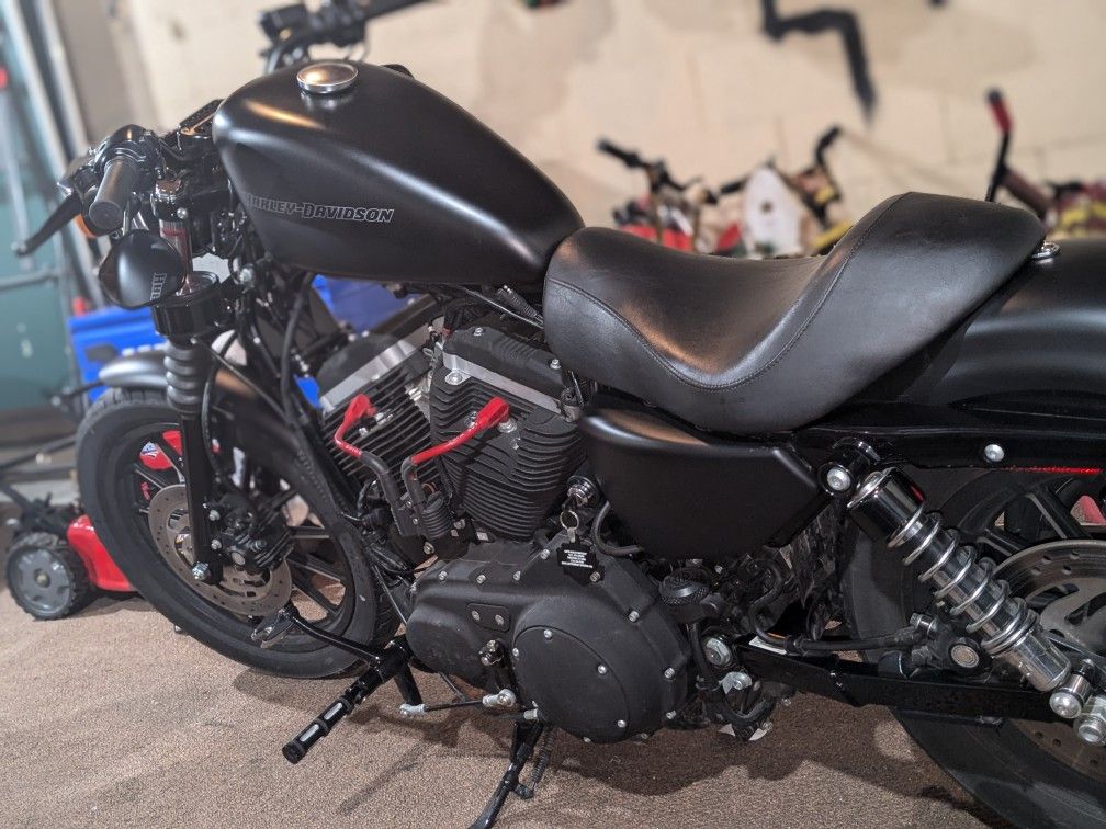 Harley Davidson XL Iron883n Sportster