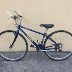 Trek 28" 700c 21-Speed Hybrid Commuter/Road Bike - Light Low 12" Frame - Easy Grip Shift - TUNED - Specialized Stand (MSRP $420)
