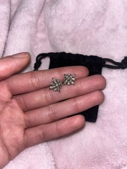 Diamond earrings (snowflake shaped)