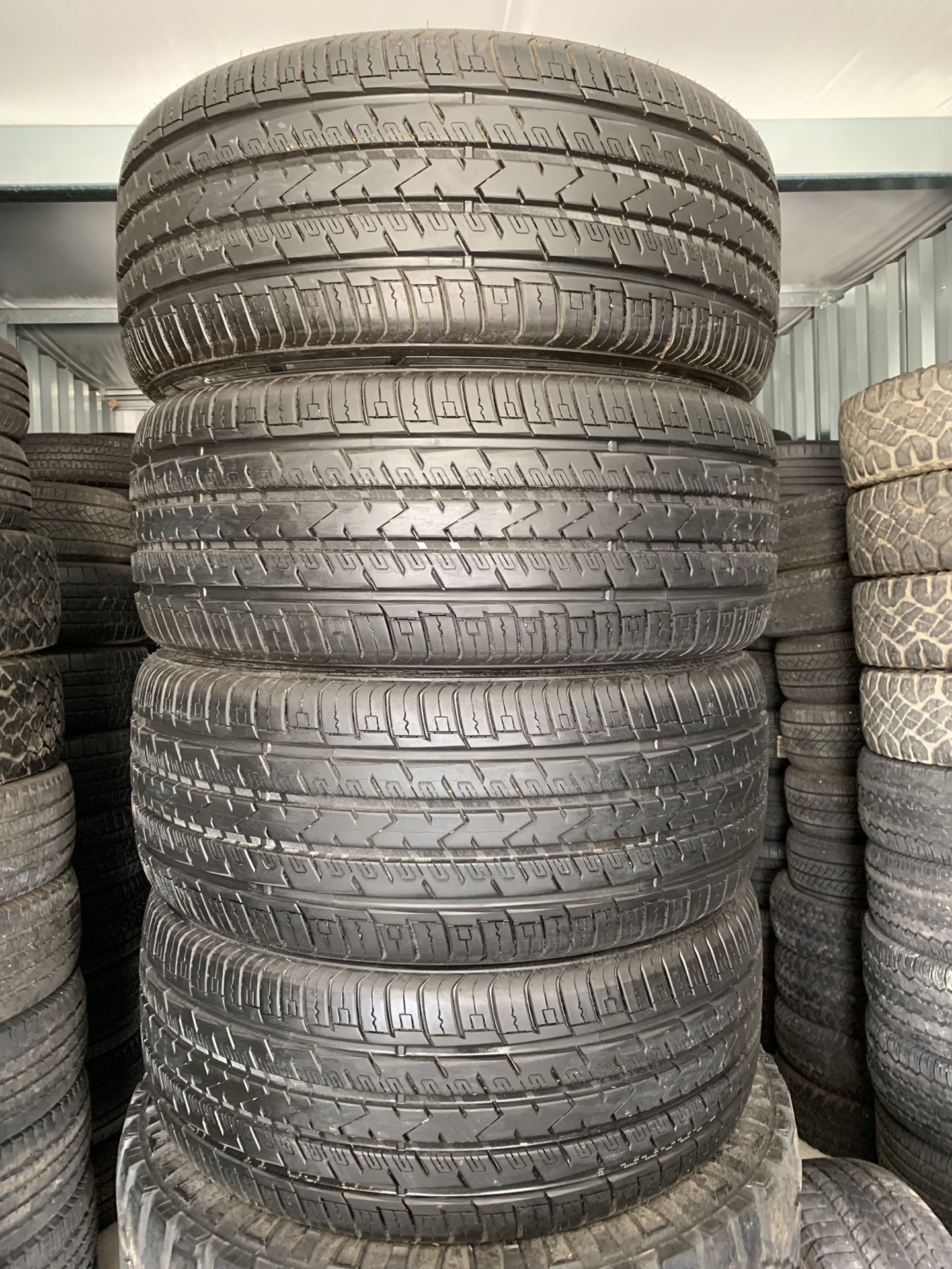 Set of used tires like new 285/50/20