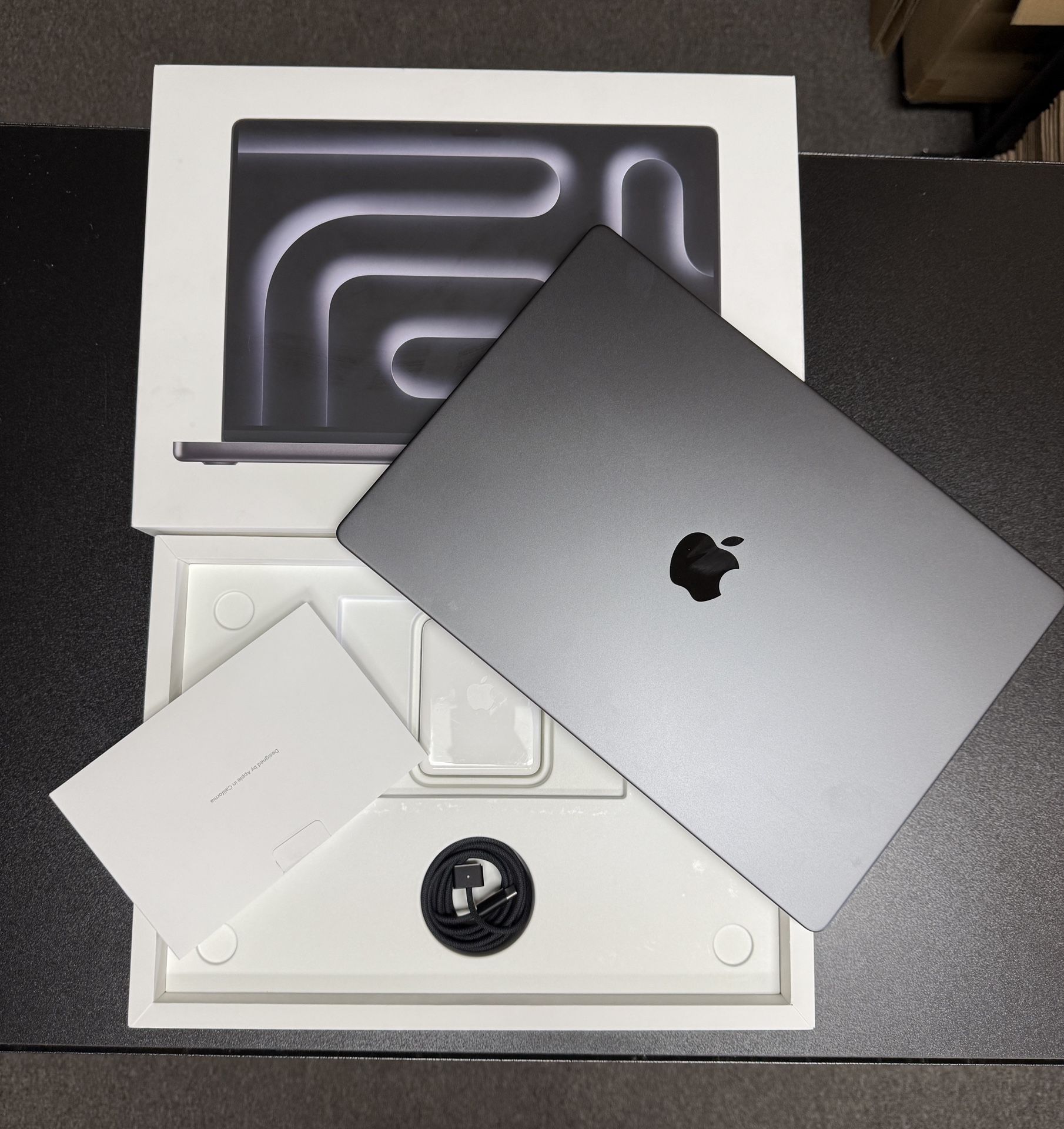 MacBook Pro M3 Max with 16C CPU, 40C GPU | 128GB Memory | 1TB SSD with AppleCare+ like New