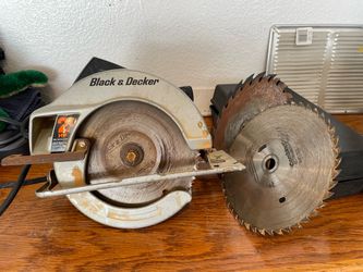 Black & Decker Circular Saw with Extra Blades
