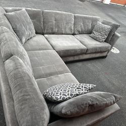 Macys Sectional Sofa Couch - FREE DELIVERY 🚚
