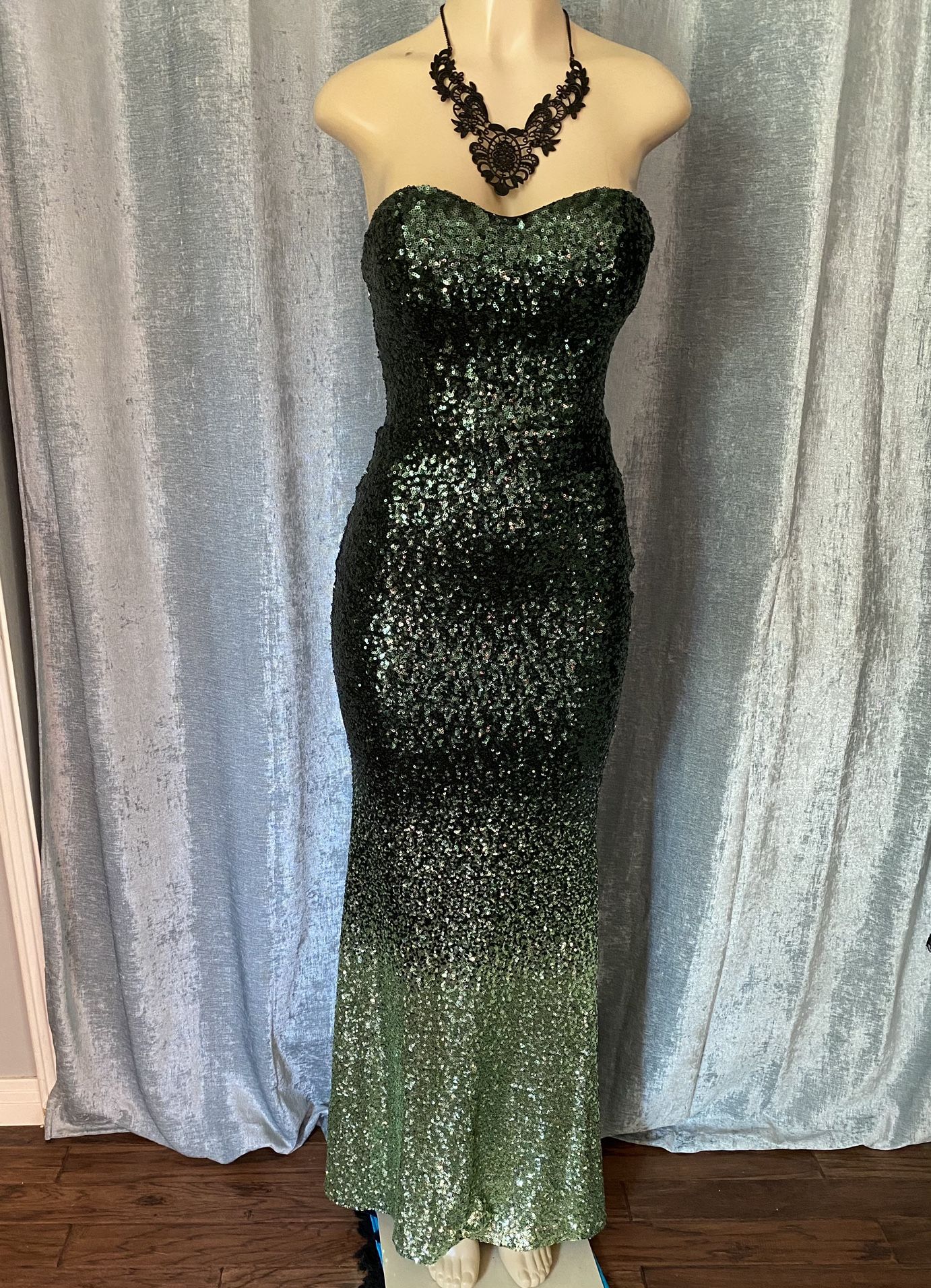 Womend Gorgeous Green Strapless Sequins Long Dress Size  4