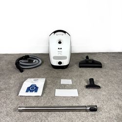 Miele C1 Olympus Canister Vacuum - Aspiradora Cleaner w/ attachment