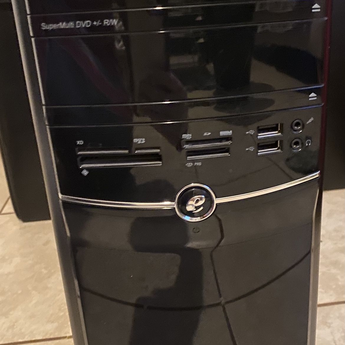 eMachines ET1831-03 Tower PC Pentium Dual Core E5300 2.6Ghz 4GB