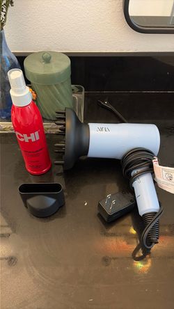 BRAND NEW DIFFUSER with parts and hair protectant