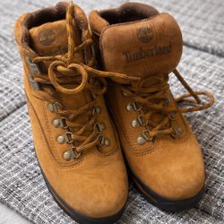 Timberland Boots Women’s Size 7