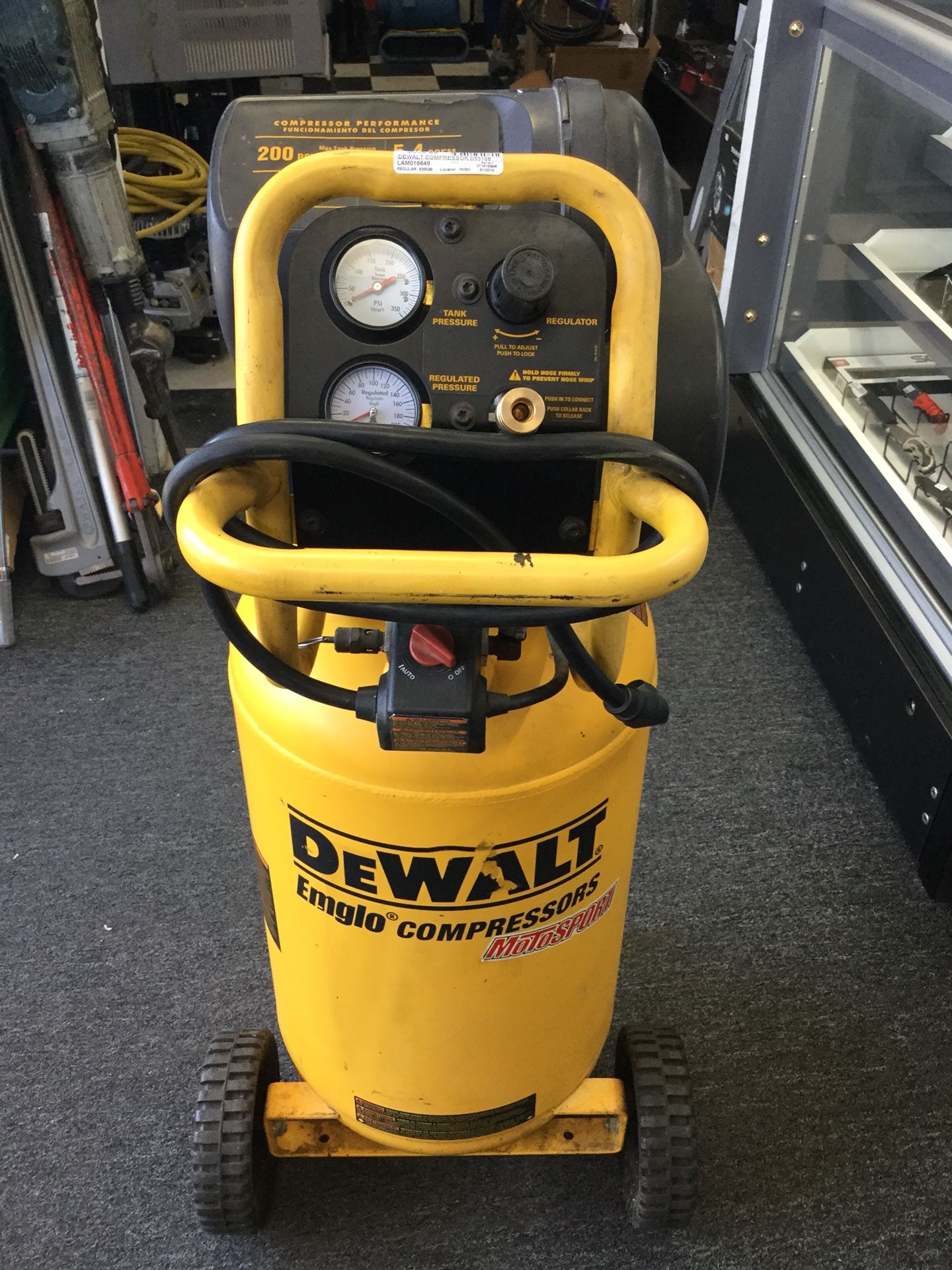 Dewalt D55168 Electric 15 Gallon Wheeled Portable Air Compressor 200 PSI 5.4 SCFM 1.8 HP