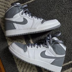 BIG KIDS AIR JORDAN RETRO