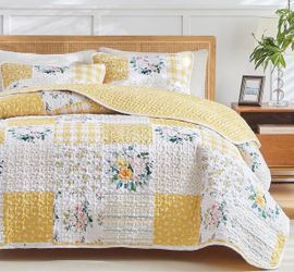 New Queen Size Floral Patchwork Quilt Set, Yellow White Soft n Cozy Bedspread Bedding