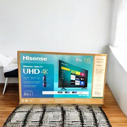 HD358 58” Hisense Roku 4k led Uhd tv floor model 
