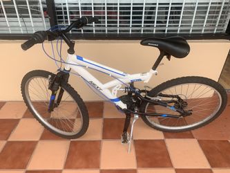 Bicycles 26” like New $140