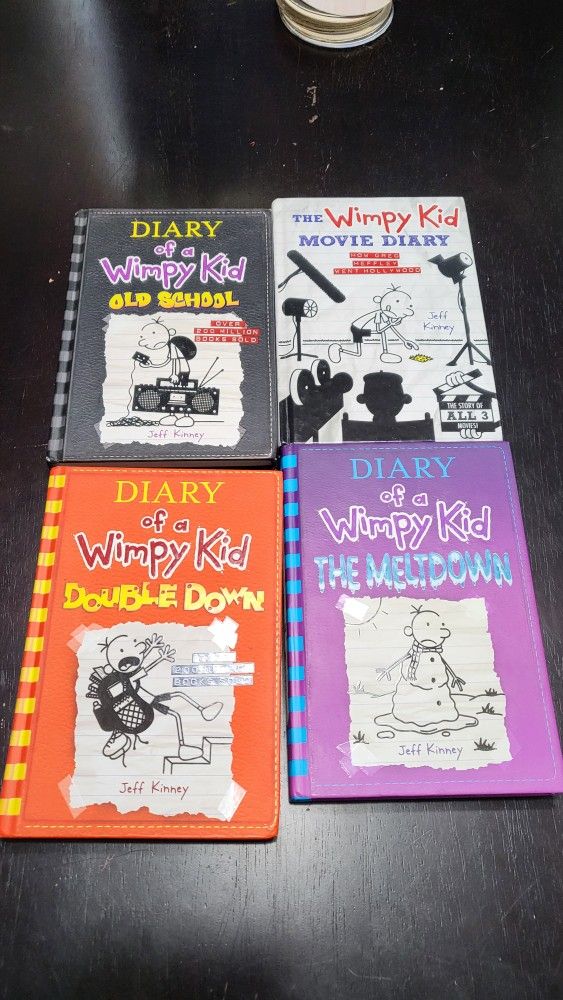 BOOKS SET DIARY OF A WIMPY KID