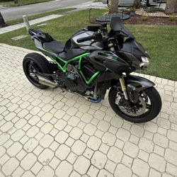 2023 Kawasaki ZH2 SE