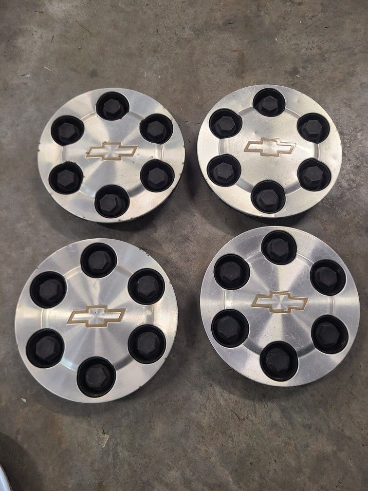 2004-2007 Silverado Tahoe Suburban Wheel Caps 