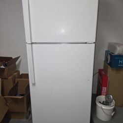 Freezer Refrigerator With 17,52 Cubic Feet Capacity