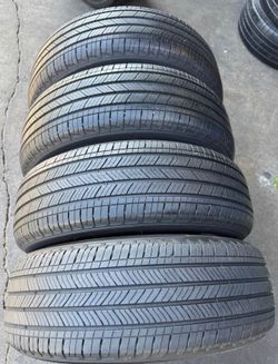📲🚨225/65r17 marca MICHELIN con 80% de vida las 4