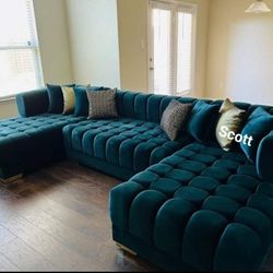 ‼️Brand New NOVA green Velvet Doble Chaise Sectionals ‼️