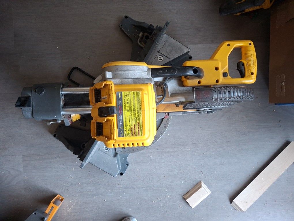 Dewalt Double Bevel Miter Saw 