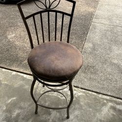Set Of 2 Luxury Swivel Bar Stools