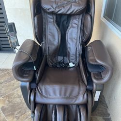 Premium Synca Kagra 4D Massage Chair – Like-New, Full-Body Bliss in Chocolate Leather