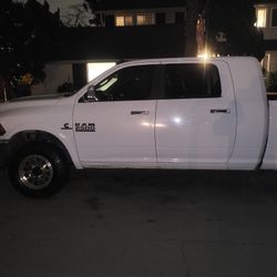 Ram 2500  Megacab 2013  4x4 Loaded New Tires Rims