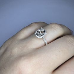 14K White 9x7 mm Oval Engagement Ring Mounting | Halo Engagement Ring