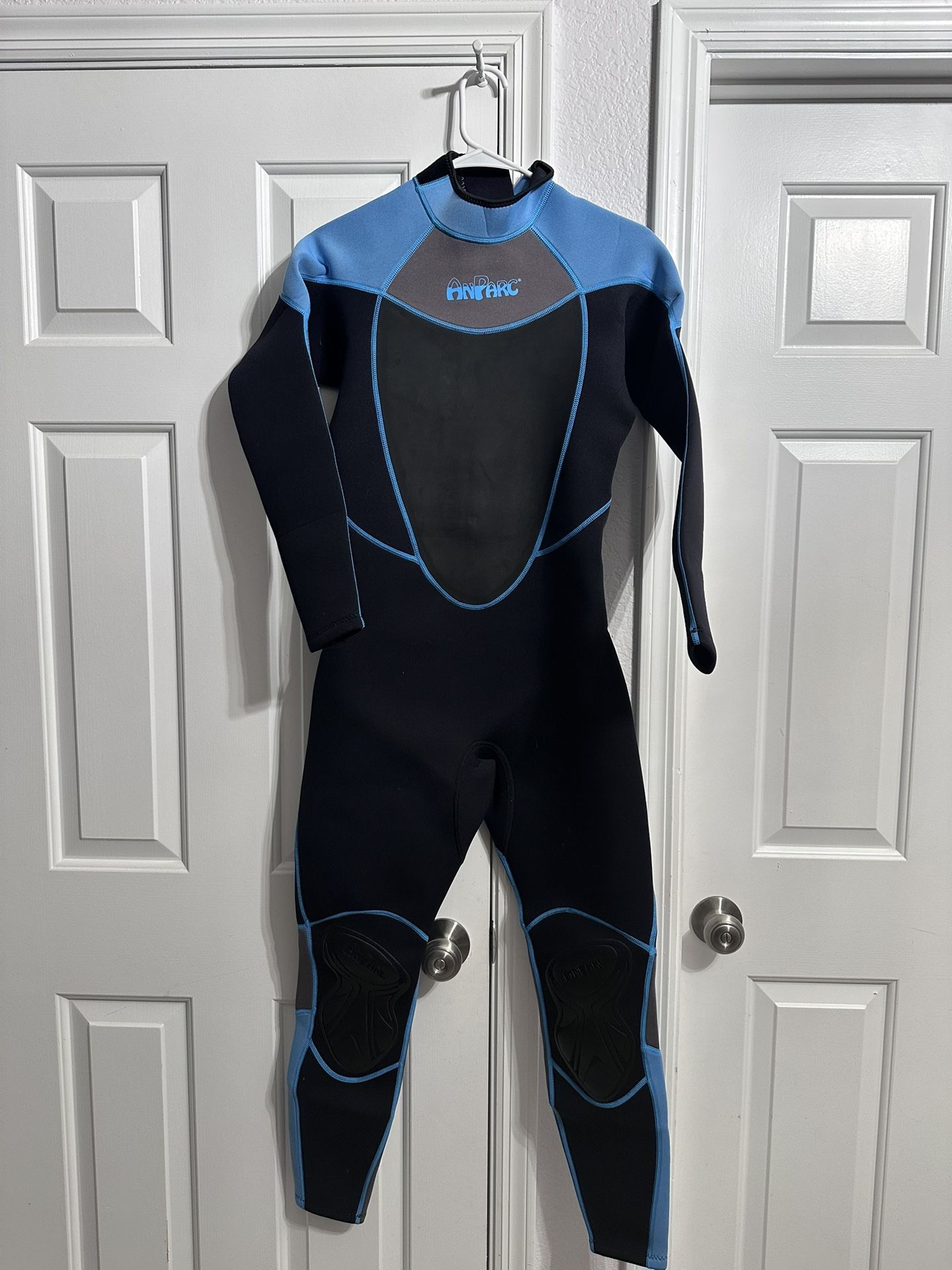Women’s Full Wetsuit- M