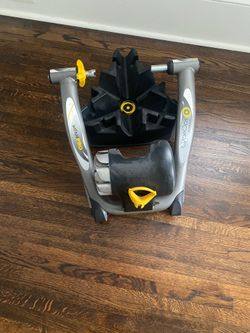 CycleOps Jet Fluid Pro Trainer and 3 level front riser block