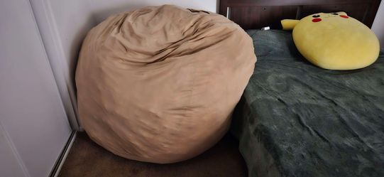 Giant bean bag (size of king sized bed)