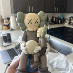 Kaws: Holiday Thailand 