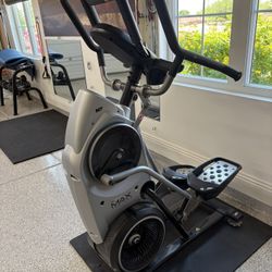 Bowflex Elliptical Max Trainer M7