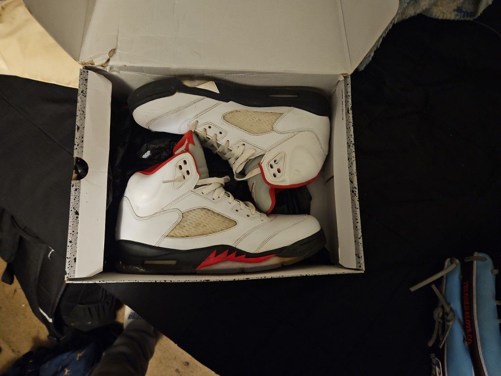 Jordan 5 Fire Red