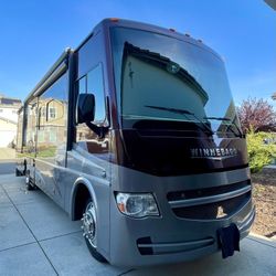 2015 Winnebago Sightseer 