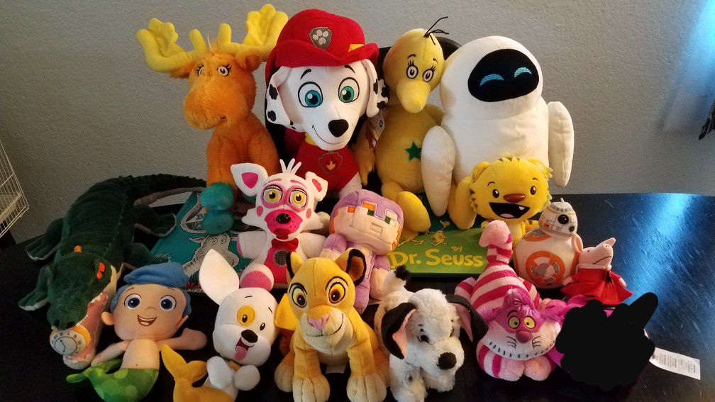 Various toy plushies
