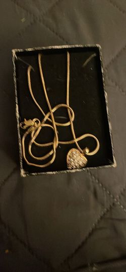 Vintage Gold Tone Basketweave Heart Pendant Necklace on Snake Chain